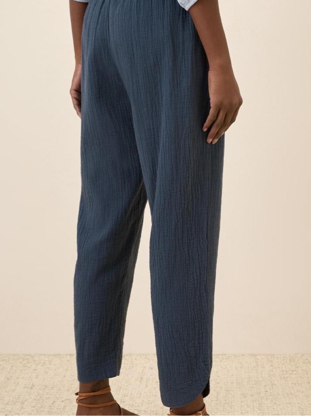 Women's Coastal Double Gauze Tapered Pull-On Pant - Picture 4 of 5